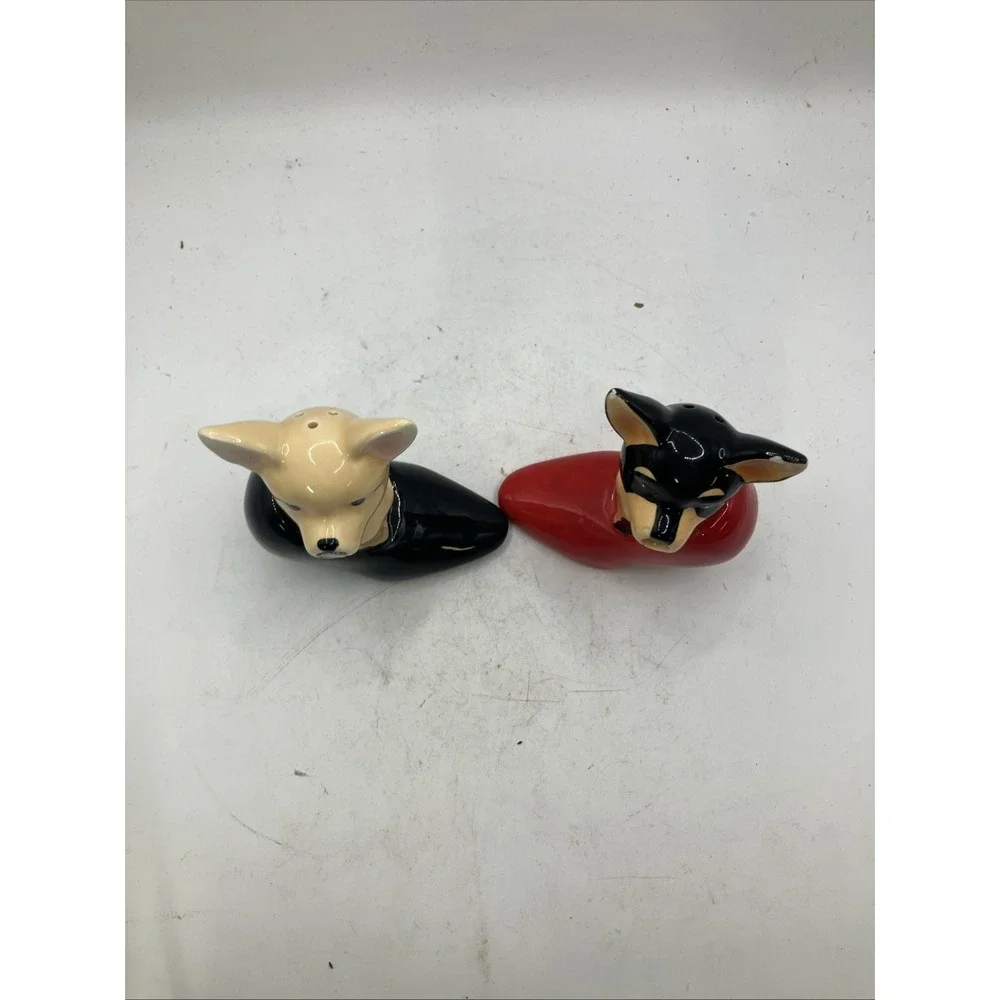 Kissing Chihuahua Dogs In Red And Black Pump Heel‎ Shoes Salt And Pepper Shakers